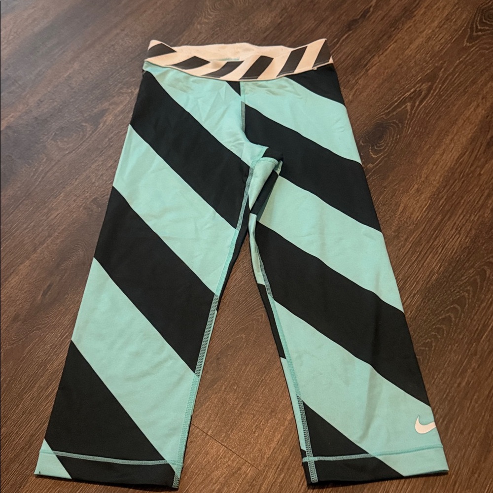 Nike Pro Diagonal Striped Capri Leggings in Black and Aqua - Picture 1 of 2